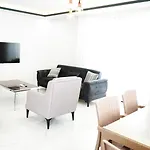Guru Efeler *
